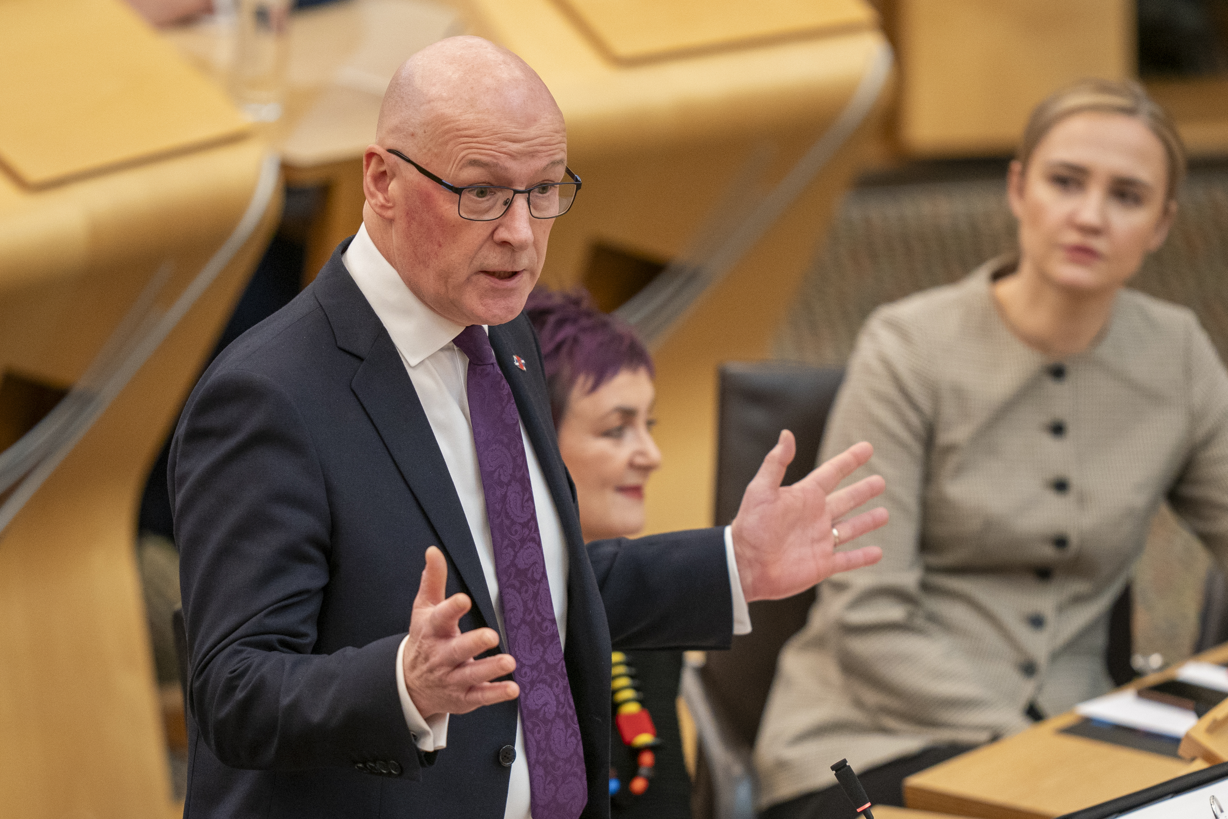 Swinney holds talks on cutting whisky tariffs with US ambassador