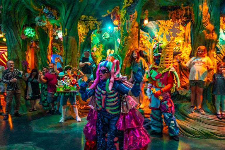 Meow Wolf Grapevine reimagines the holidays with live theater, music ...