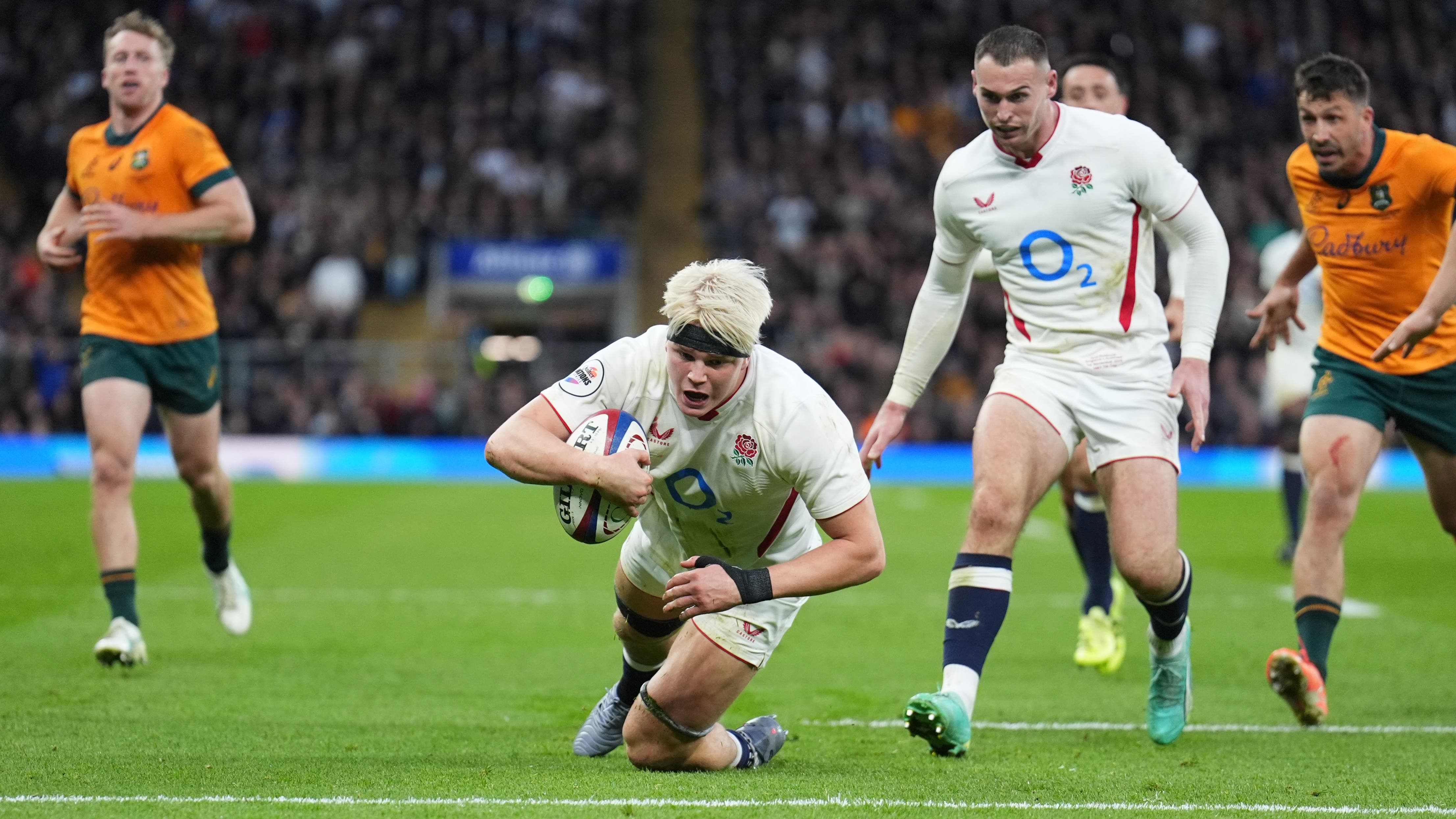 Henry Pollock claims pivotal try as England pull away to beat Australia