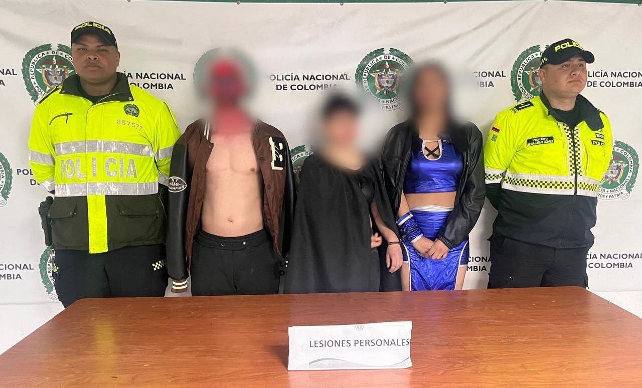 La Policía de Bogotá confirmó la captura de un hombre y dos mujeres que habrían participado en la brutal golpiza contra el joven.