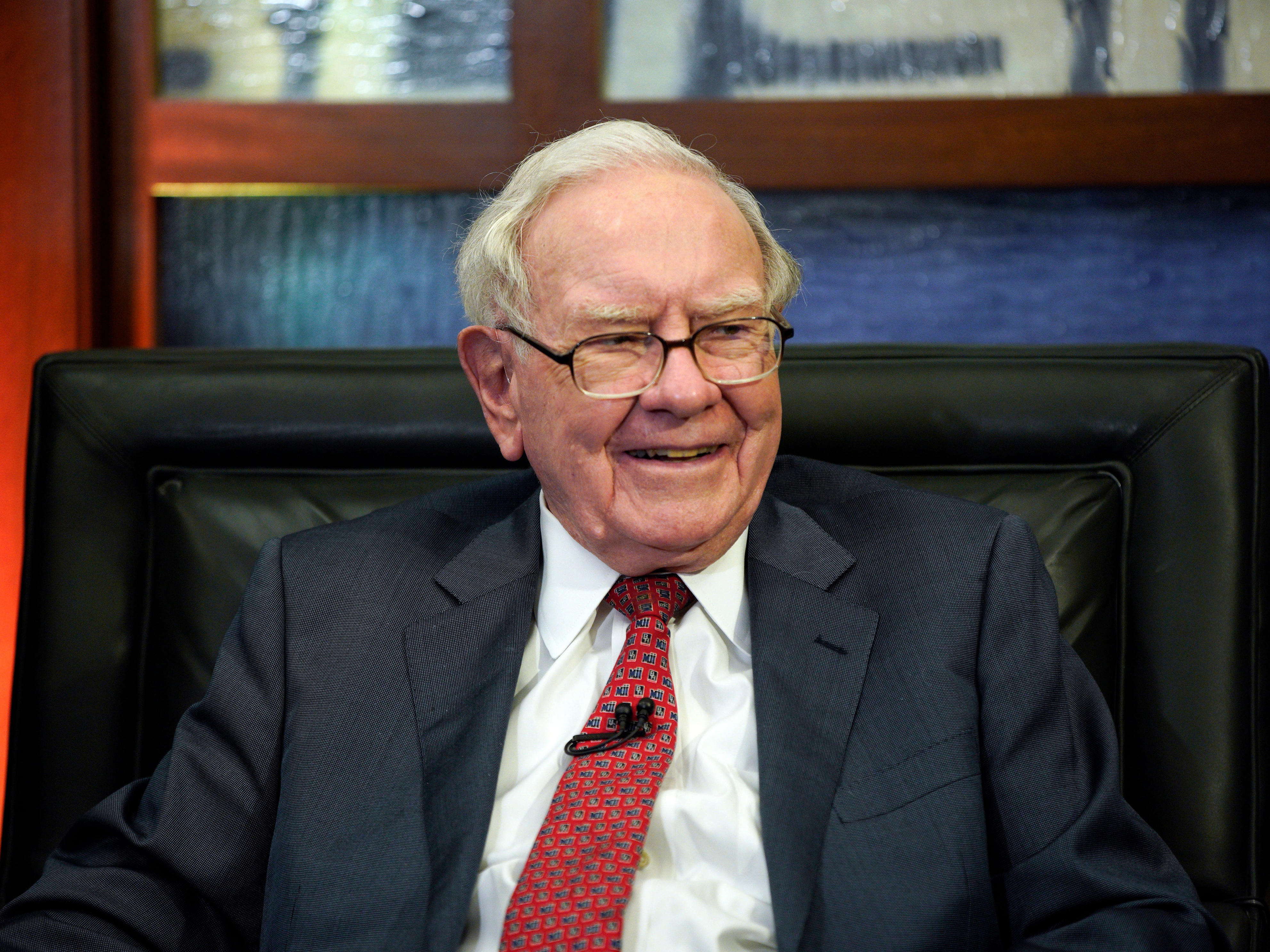 Warren Buffett #39 s Berkshire Hathaway cashed in another $6 billion of