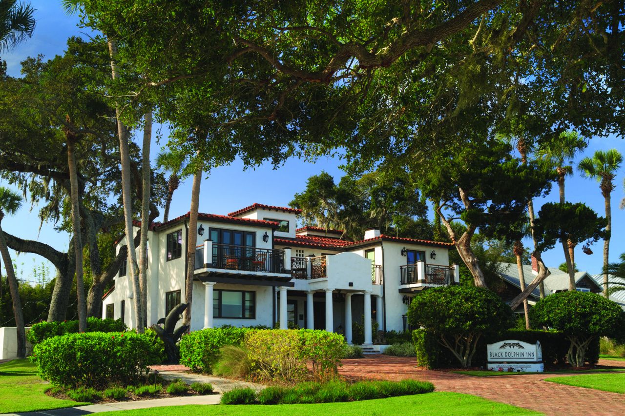 Black Dolphin Inn