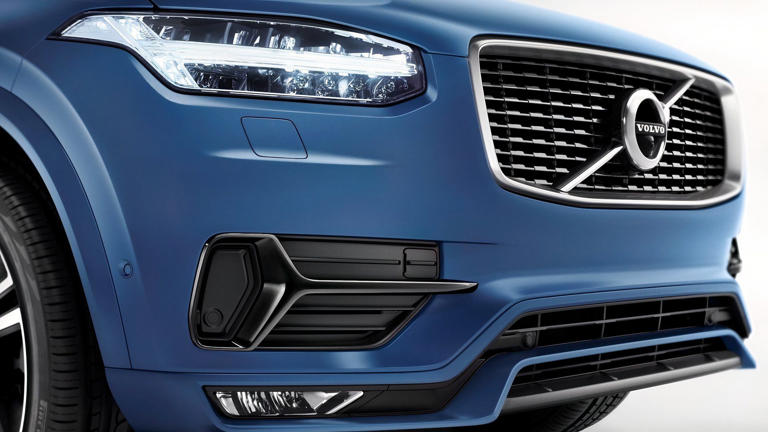 Volvo's 400-HP plug-in hybrid SUV is cheaper than a new Honda CR-V