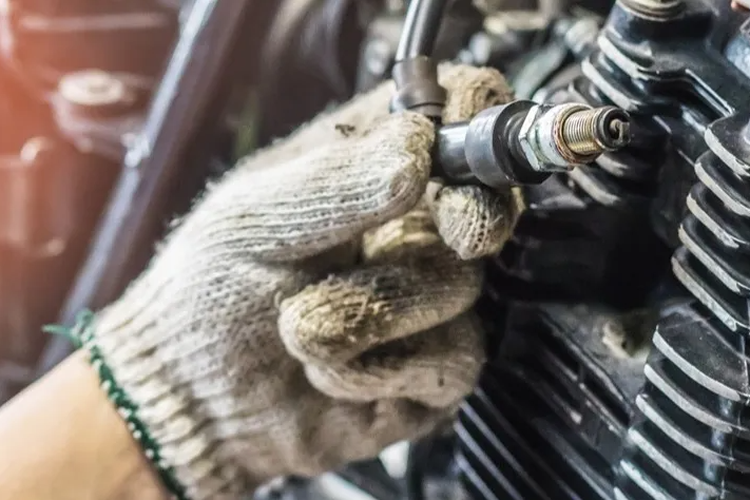 Motor injeksi atau karburator, yang lebih tahan di musim hujan?