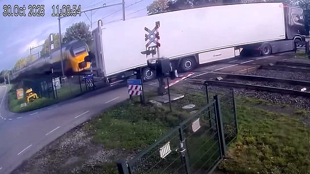 Train crash in the Netherlands injures 5