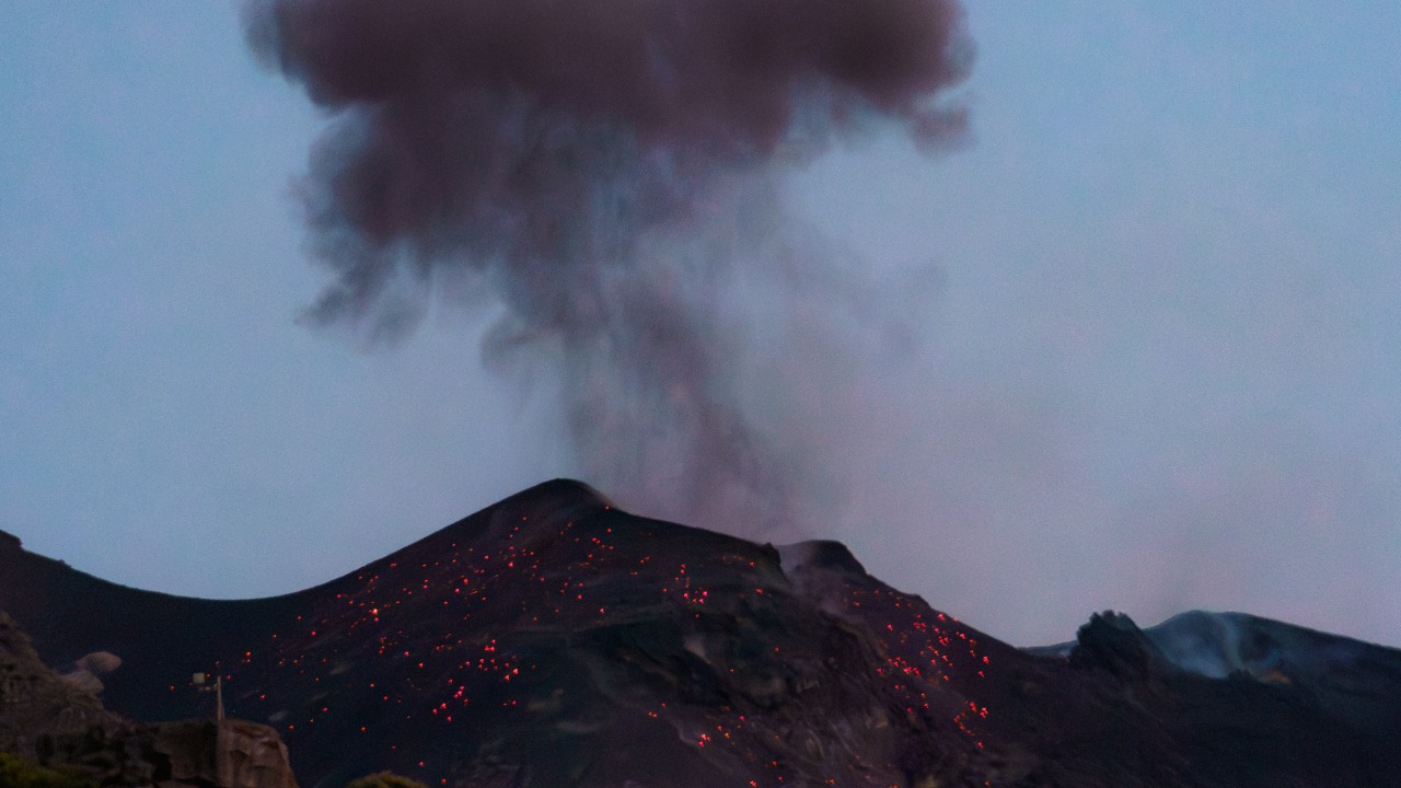 Scientists reveal what’s happening under secret volcano