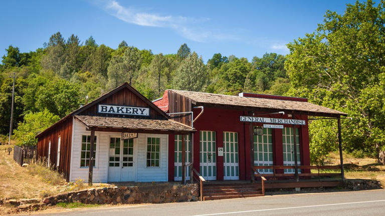 California's Lesser-Traveled Scenic Byway Is A Postcard-Worthy Drive ...