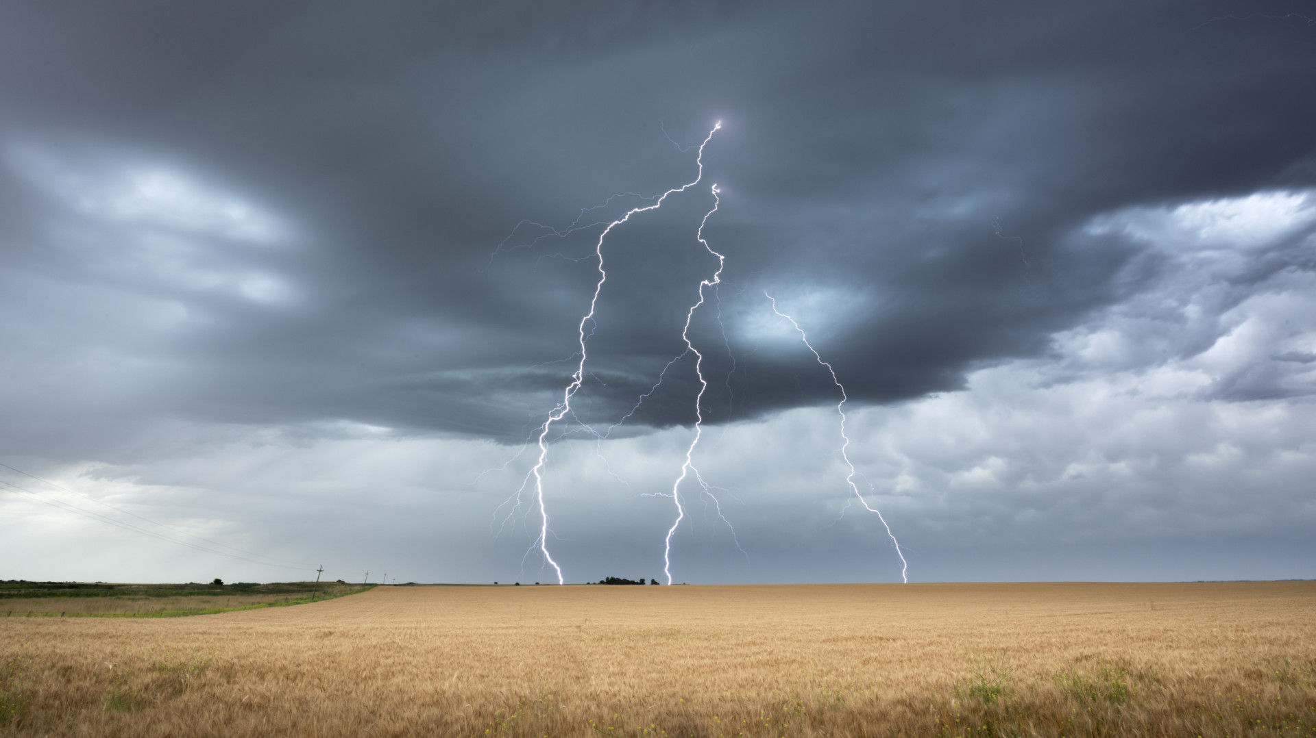 Dry thunderstorms: nature’s invisible wildfire trigger