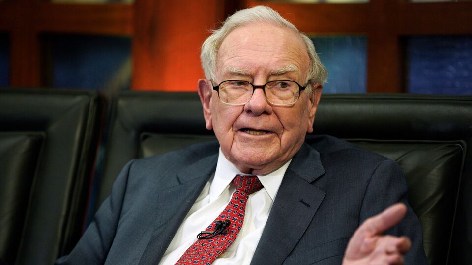 Warren Buffett #39 s Berkshire Hathaway sees cash pile at record high of
