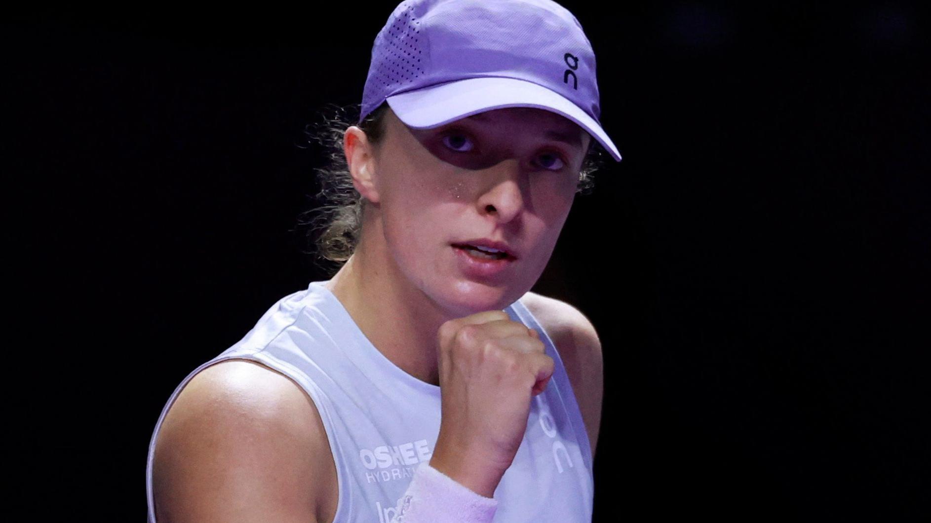Swiatek dismantles Keys in 61 minutes at WTA Finals