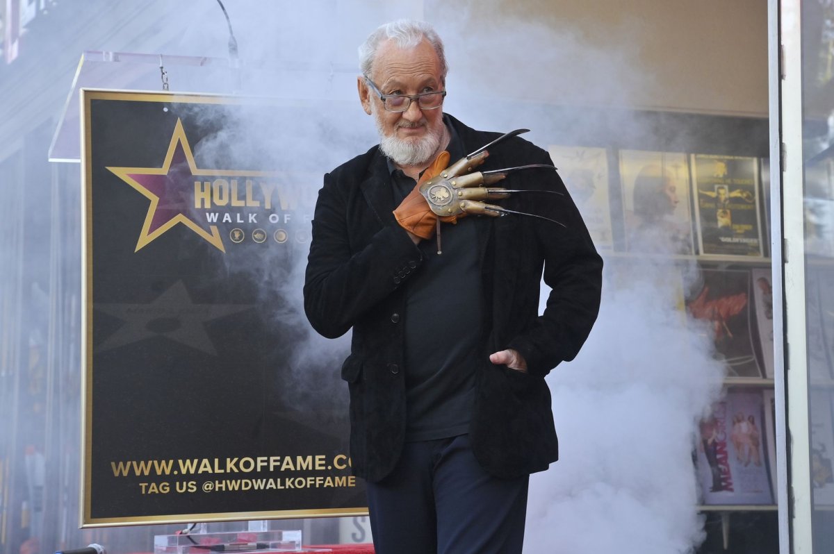Robert Englund homenajeado con una estrella en el Paseo de la Fama de Hollywood