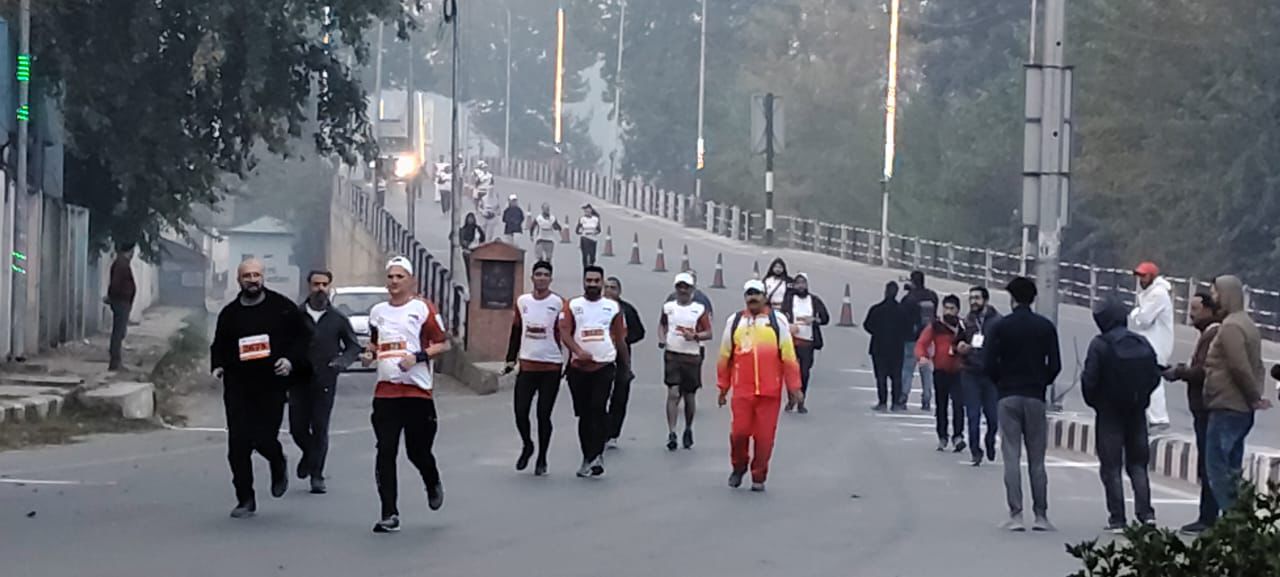 Kashmir Marathon 2.0 kicks off with 1500 runners from across globe