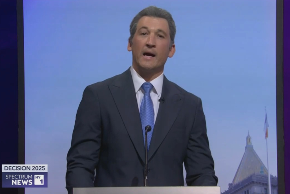 ‘SNL' Cold Open Skewers NYC Mayoral Debate With Miles Teller as Andrew ...