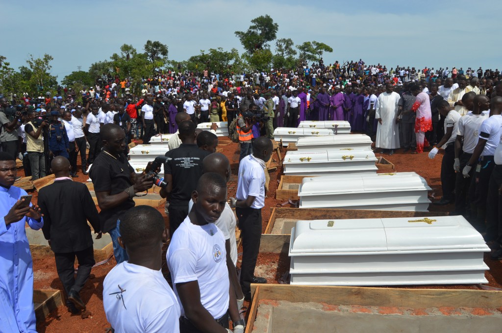 Trump threatens to go into Nigeria ‘guns-a-blazing’ if slaughter of ...