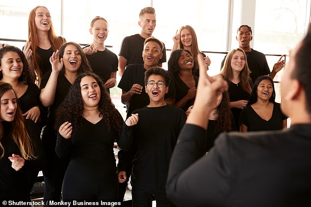 AA1PDLQU Hallelujah! Choir Singing Lowers Heart Attack Risk with Happy Hormones