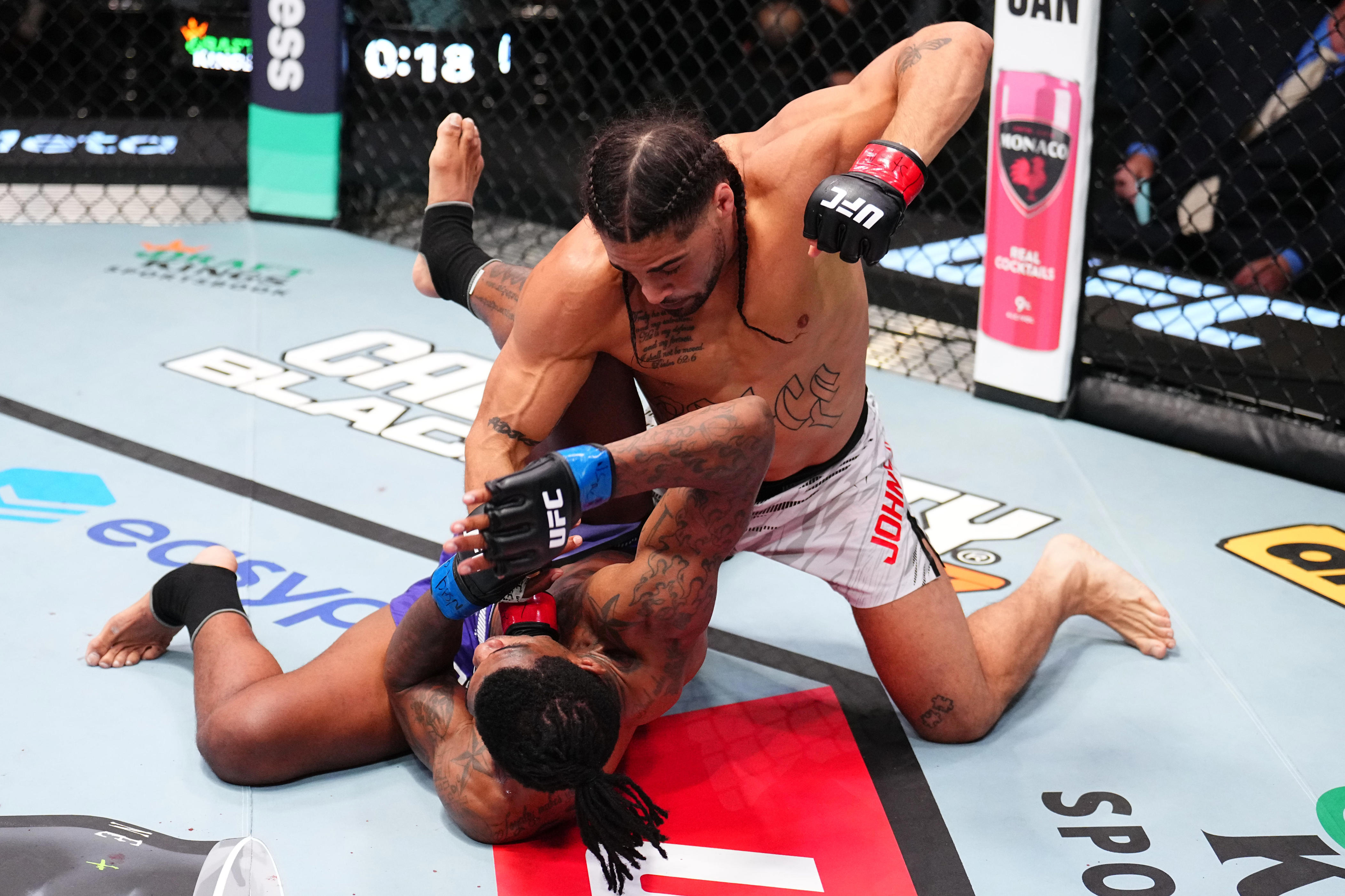 Ufc Fight Night 263 Video Donte Johnson Strangles Sedriques Dumas