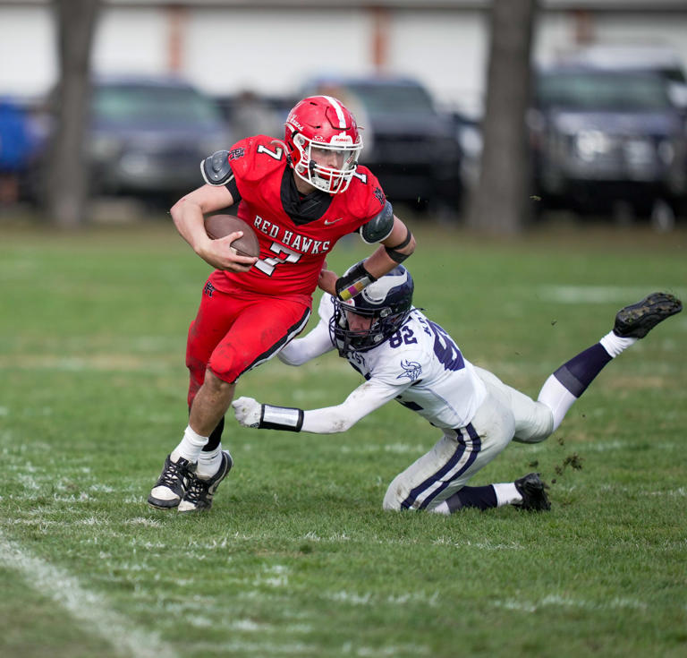 Port Huron football upends rival Marysville in MHSAA Division 3