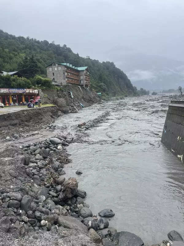 Stop rhetoric over disaster relief: HP agri min to Jai Ram
