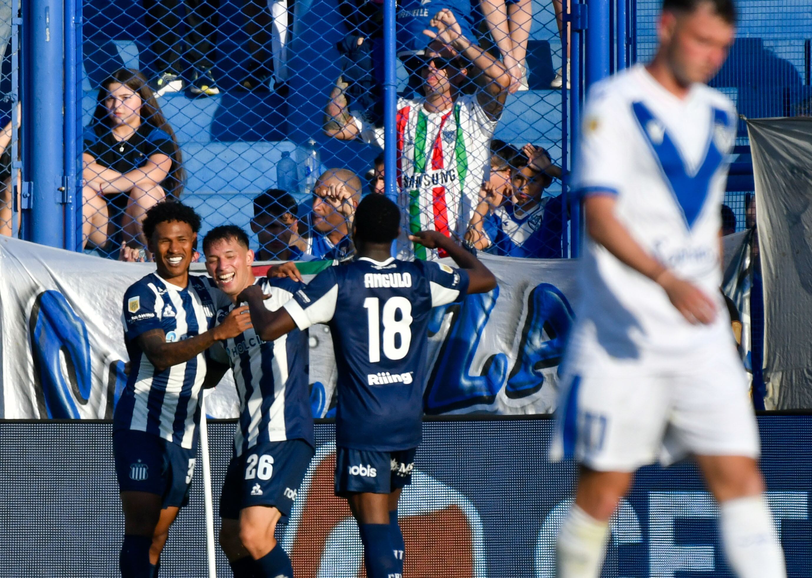 Talleres le ganó a Vélez, salió de la zona del descenso y sueña con ...