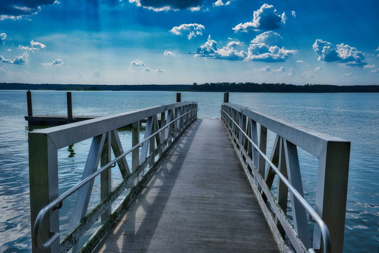 AA1PEECe Top 10 Lake Towns Where Retirees Enjoy the Good Life