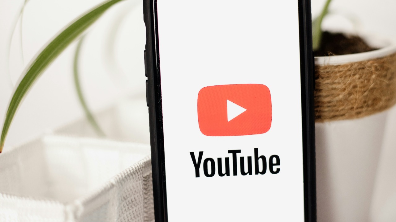 YouTube’s new feature helps stop endless scrolling