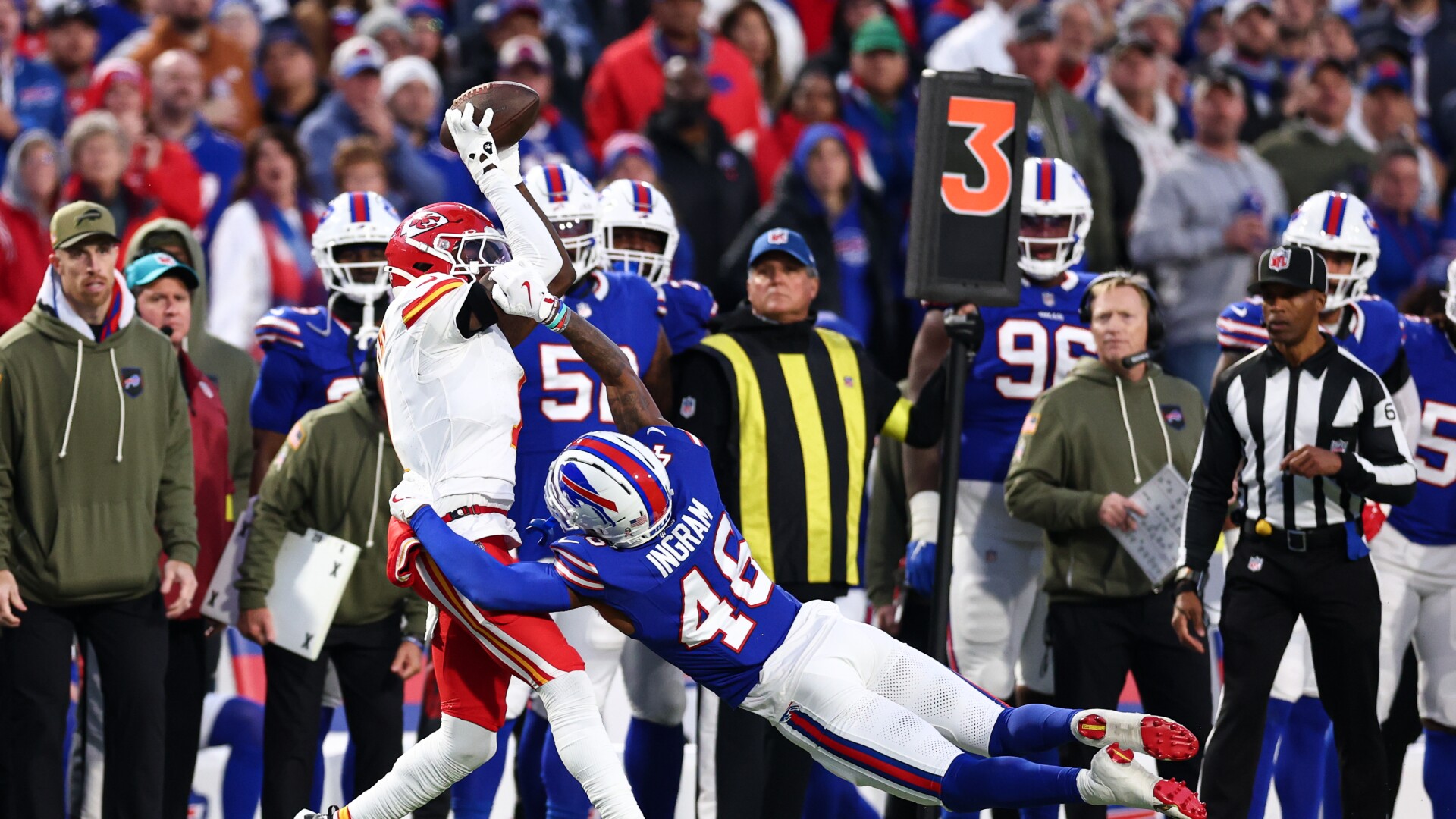 Bills lead Chiefs 21-13 at halftime