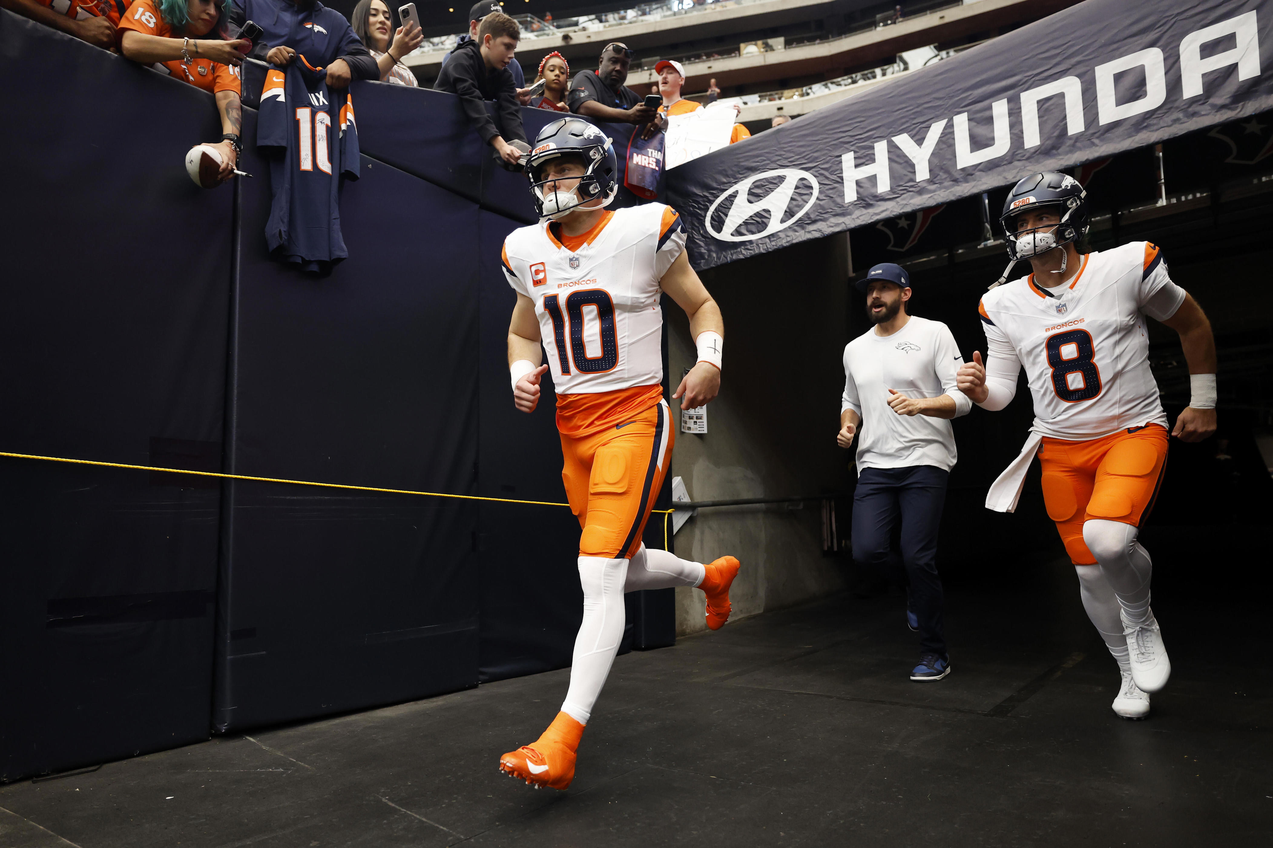 Broncos Win Sixth Straight in Houston 18-15