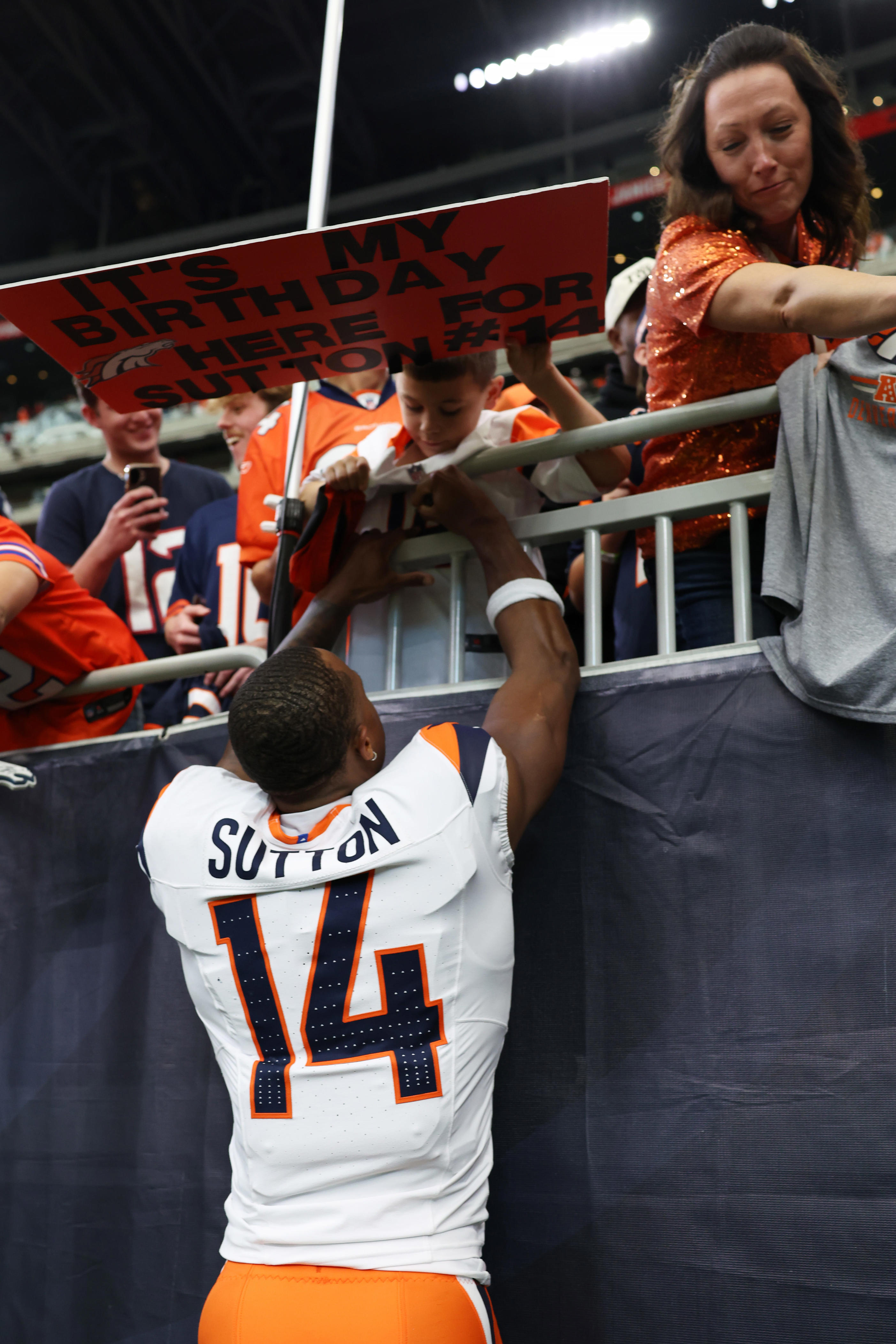 Courtland Sutton makes young Broncos fan's birthday a special one