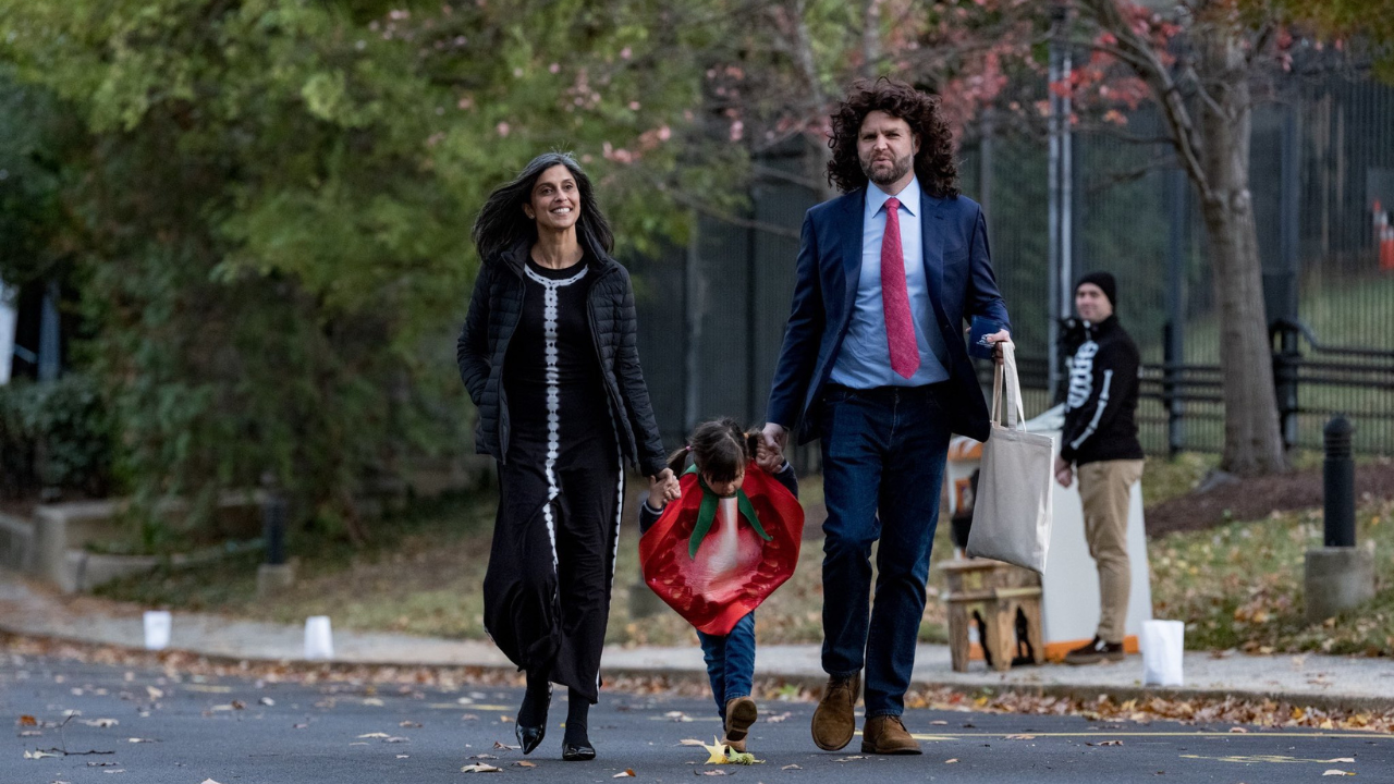 #39 Accomplished daughter of immigrants #39 : Ro Khanna supports Usha Vance