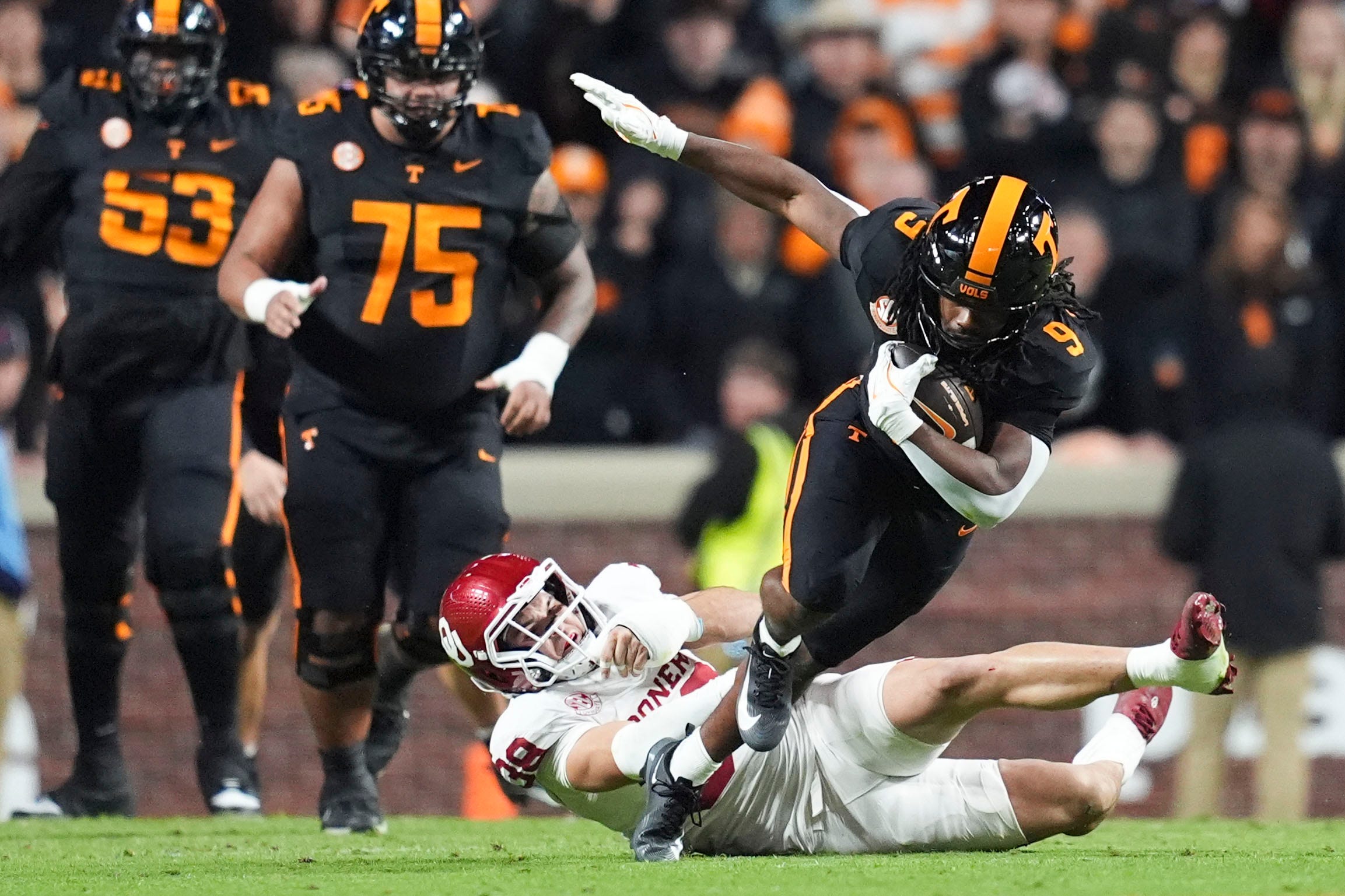 how-far-tennessee-dropped-in-college-football-polls-after-loss-vs-oklahoma