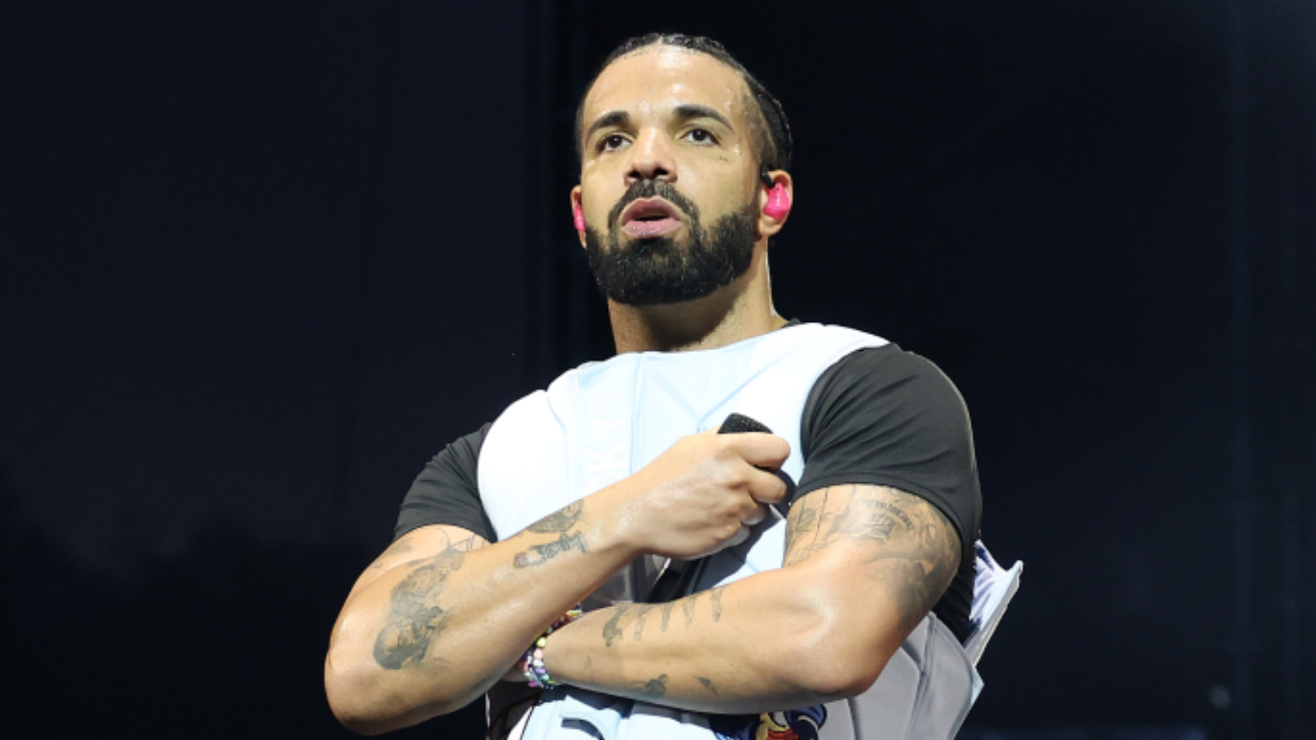 Drake Gets Trolled on Social Media After Dodgers Beat Blue Jays in ...