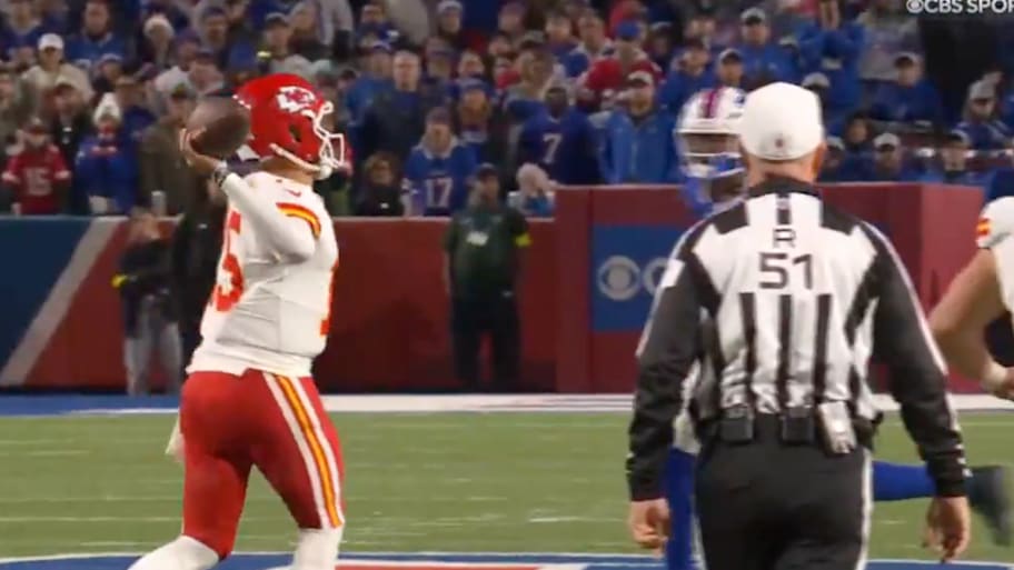 CBS Rules Analyst Sides With Patrick Mahomes, Chiefs on 'Unique' Call That Benefits  Bills