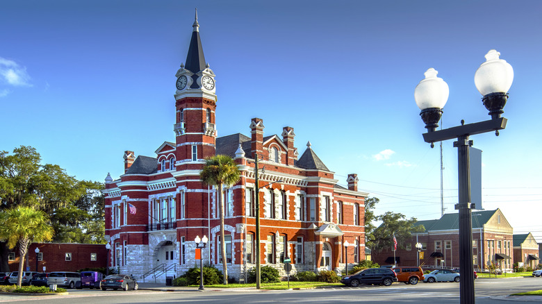 Georgia's Historic City Is Full Of 19th-Century Victorian Buildings ...