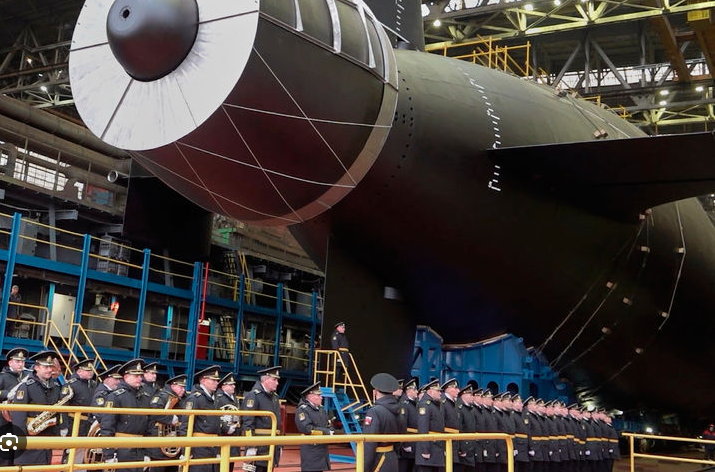 津波で都市を壊滅…」ロシア新兵器“ポセイドン6基搭載”した潜水艦進水