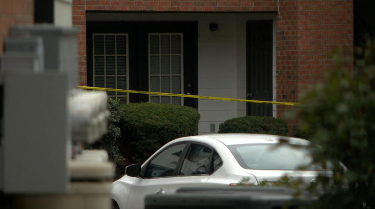 Man murdered in suspected ambush outside girlfriend’s apartment complex ...