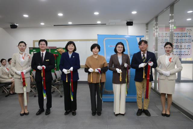 영산대 항공관광학과, 부산 최초 B737 도어 트레이너 도입