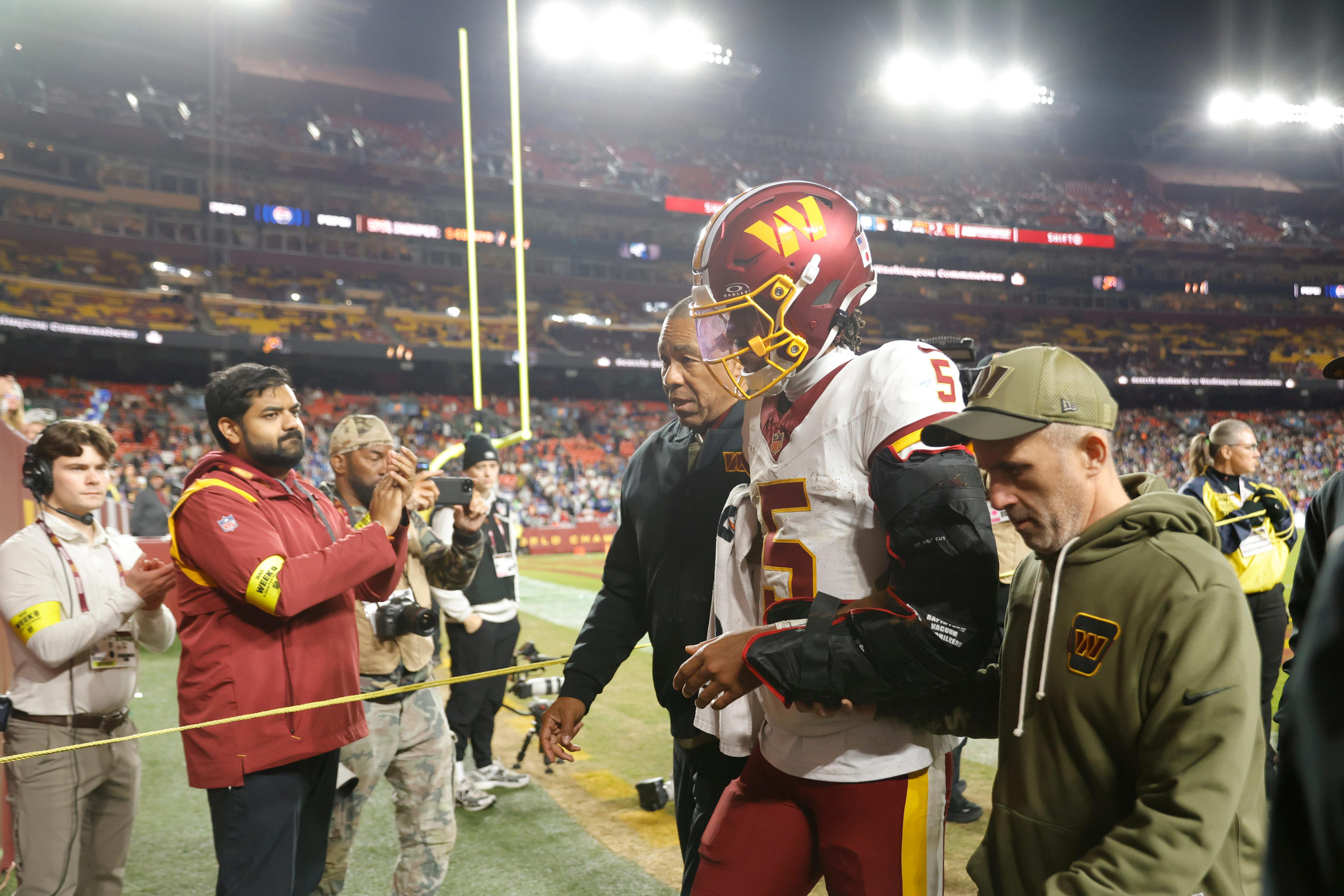 Commanders' Jayden Daniels suffers gruesome arm injury