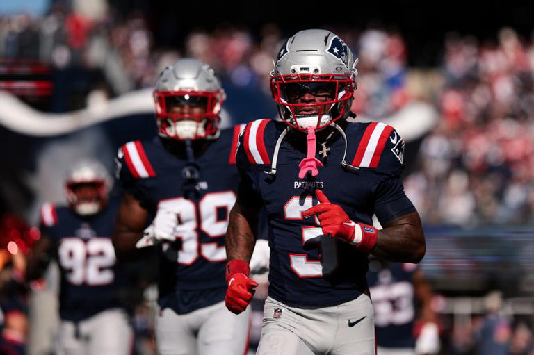 Patriots star learned uncle was killed in shooting hours before having ...