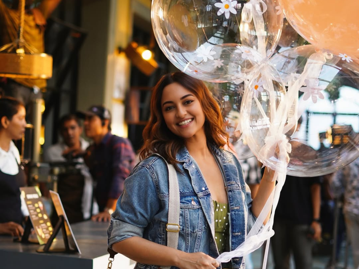 Struggling with prolonged sadness? Here's what Sonakshi did to fight back!