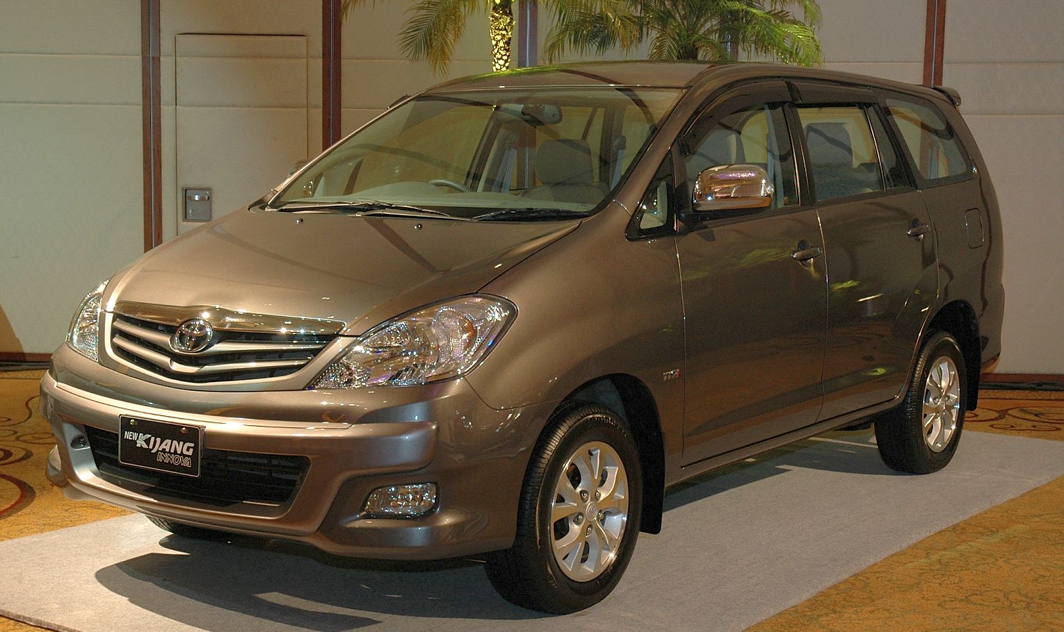 Harga Toyota Kijang Innova 2009 Bekas Makin Turun, Pas Buat Pensiunan