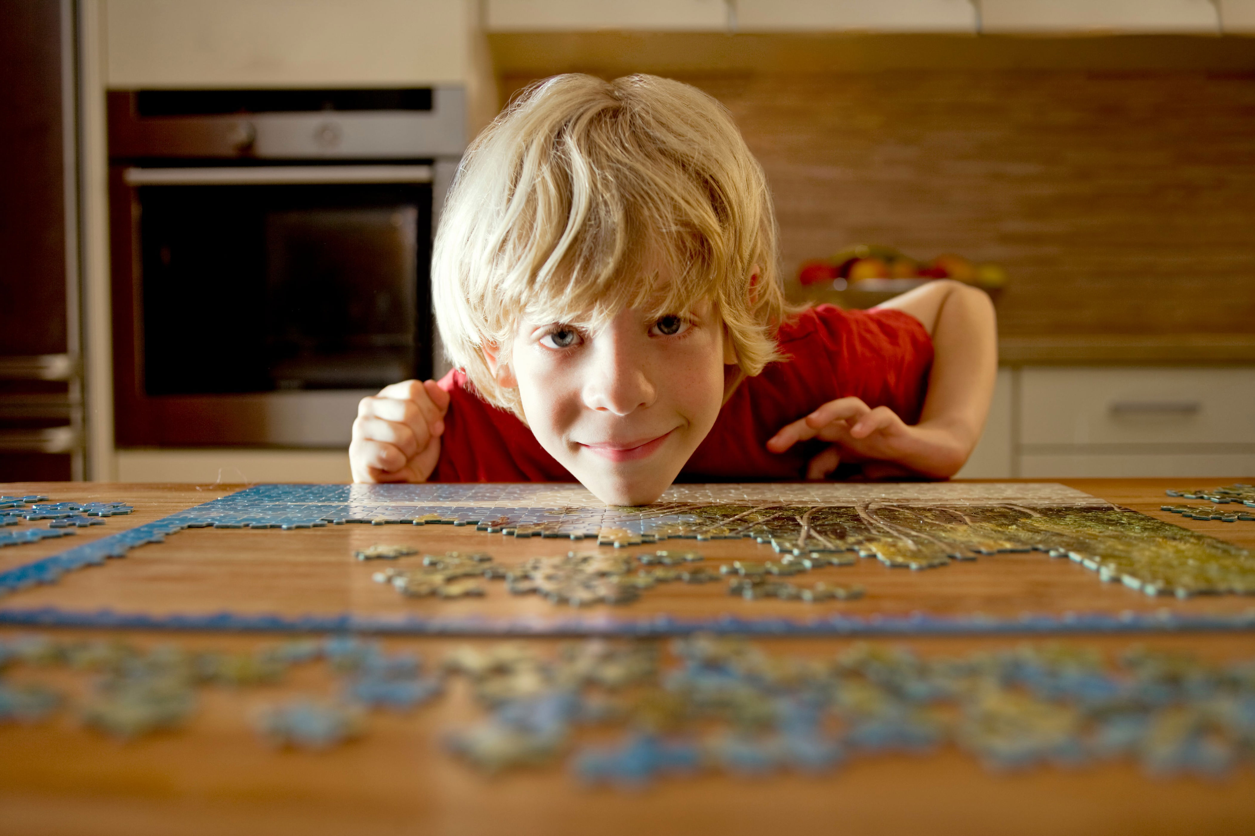 Cuando los padres descubren que su hijo tiene un pensamiento con estas peculiaridades, pueden contactar con profesionales para que les informen y orienten.