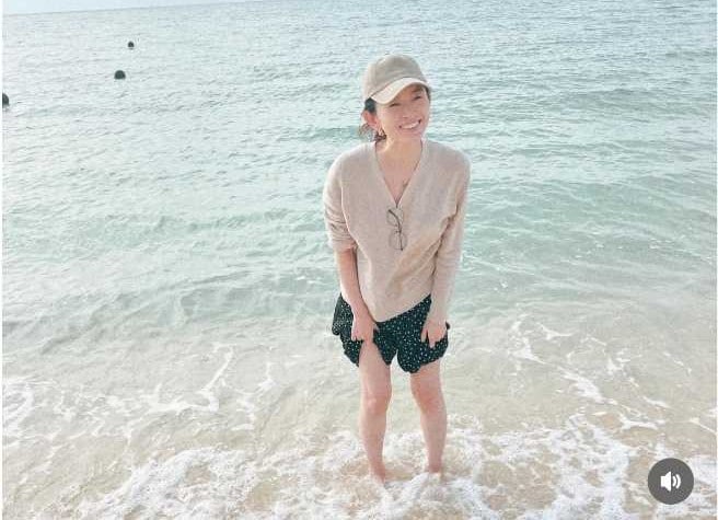 島袋寛子　hiro Tシャツ&ビーチサンダル　セット 島袋寛子 | アーティスト・作品 | エイベックス・ポータル