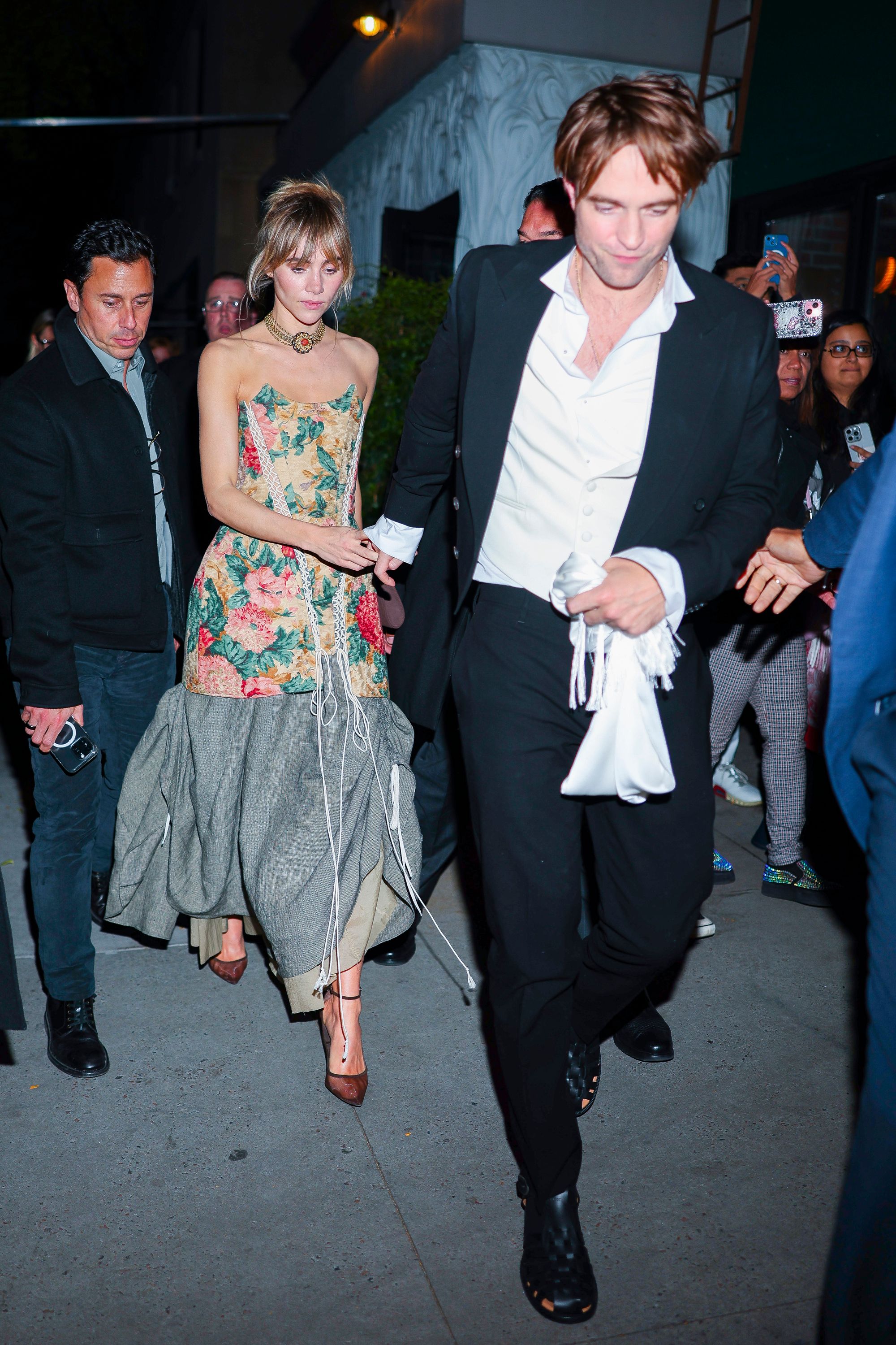 Robert Pattinson et Suki Waterhouse ont (enfin) foulé le tapis rouge ensemble à New York