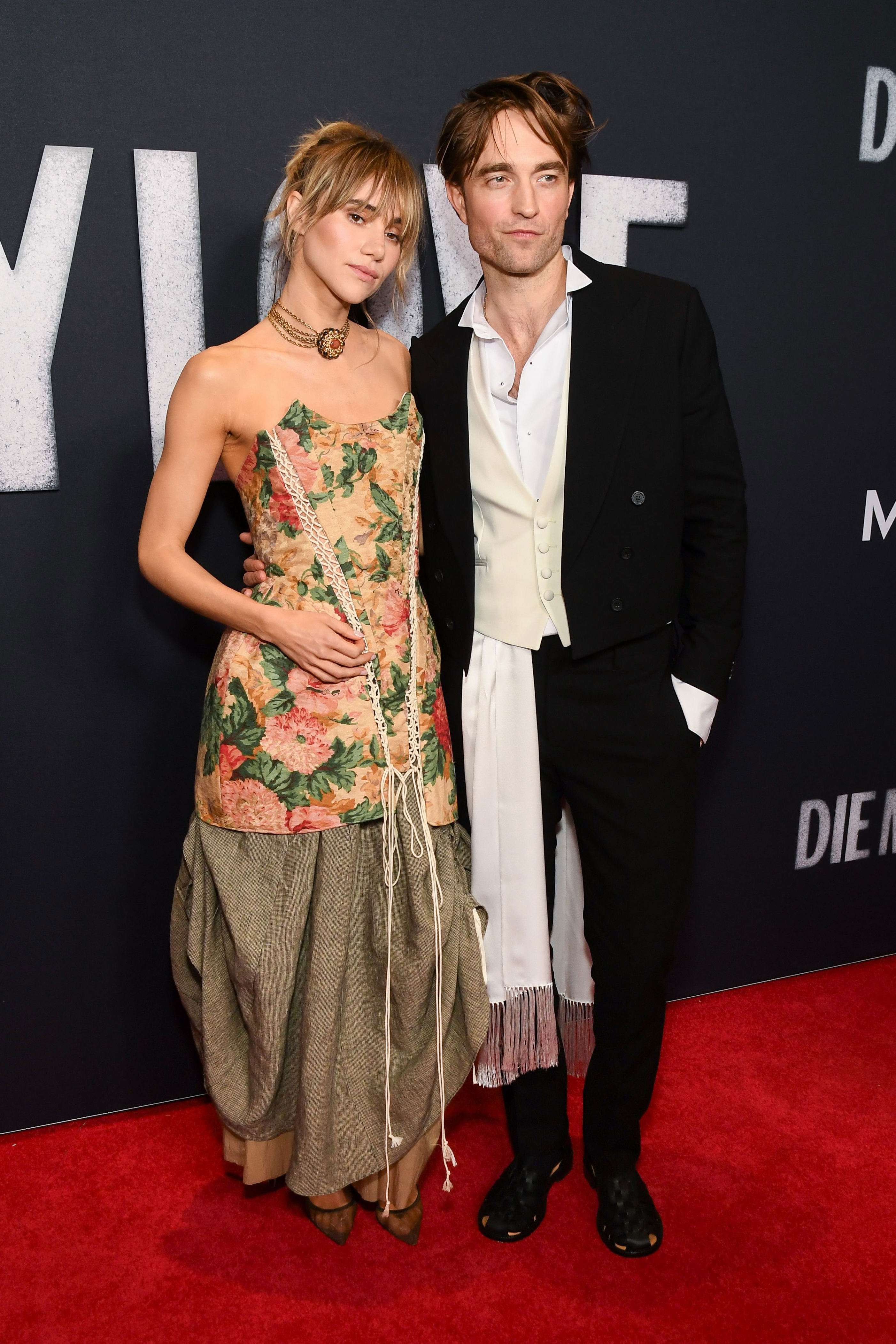 Robert Pattinson et Suki Waterhouse ont (enfin) foulé le tapis rouge ensemble à New York