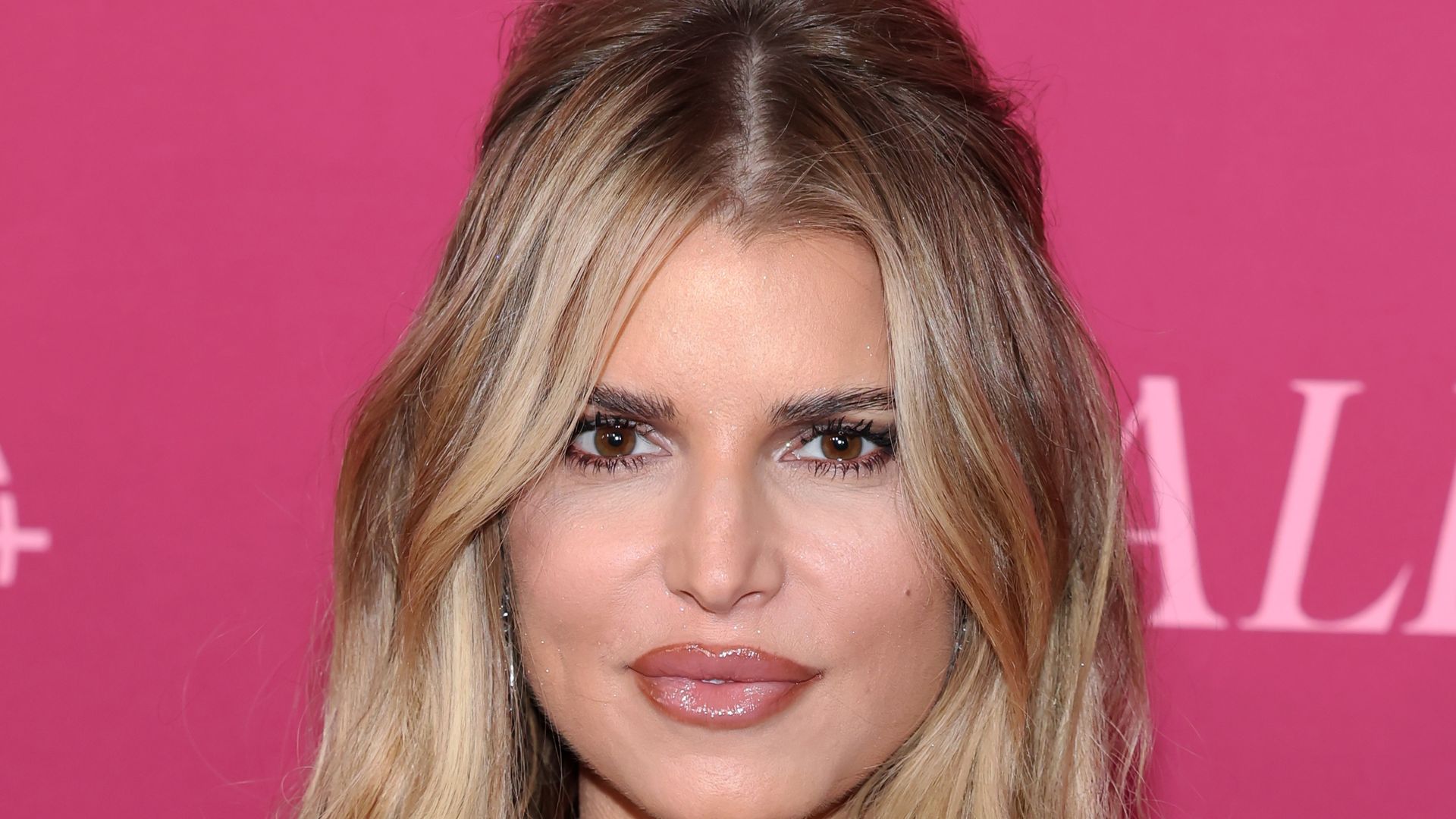 Jessica Simpson shares raw confession as she marks almost a decade of(02)