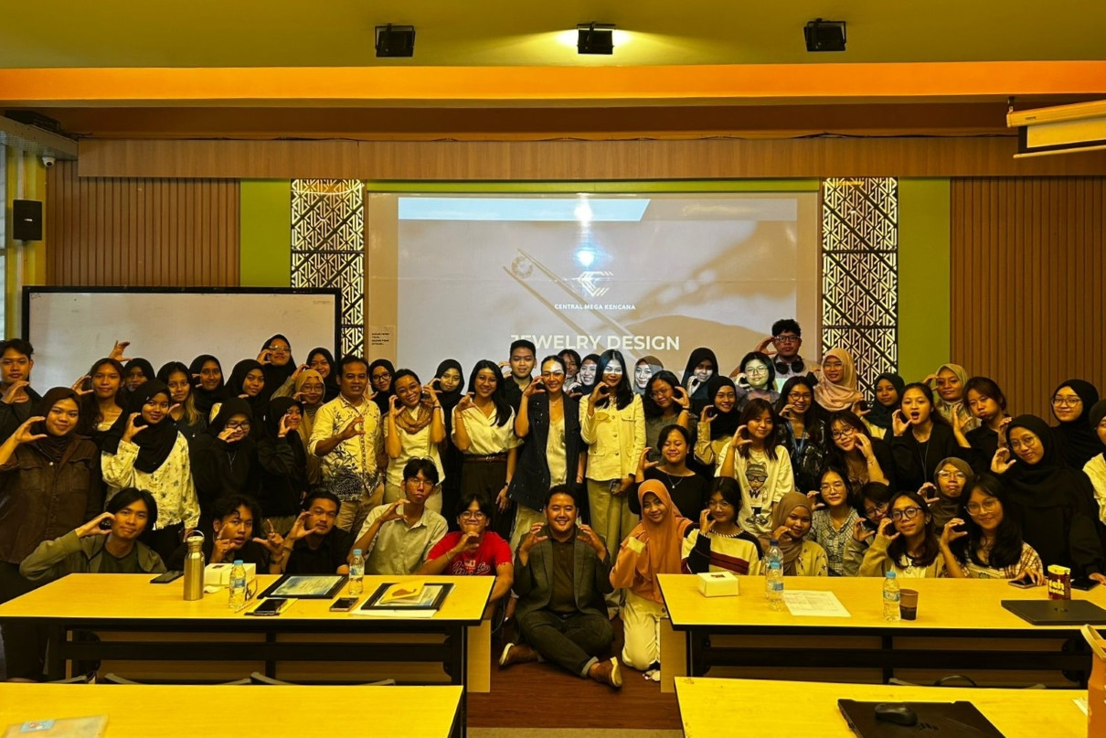 cmk-gandeng-its-surabaya-cetak-desainer-perhiasan-muda