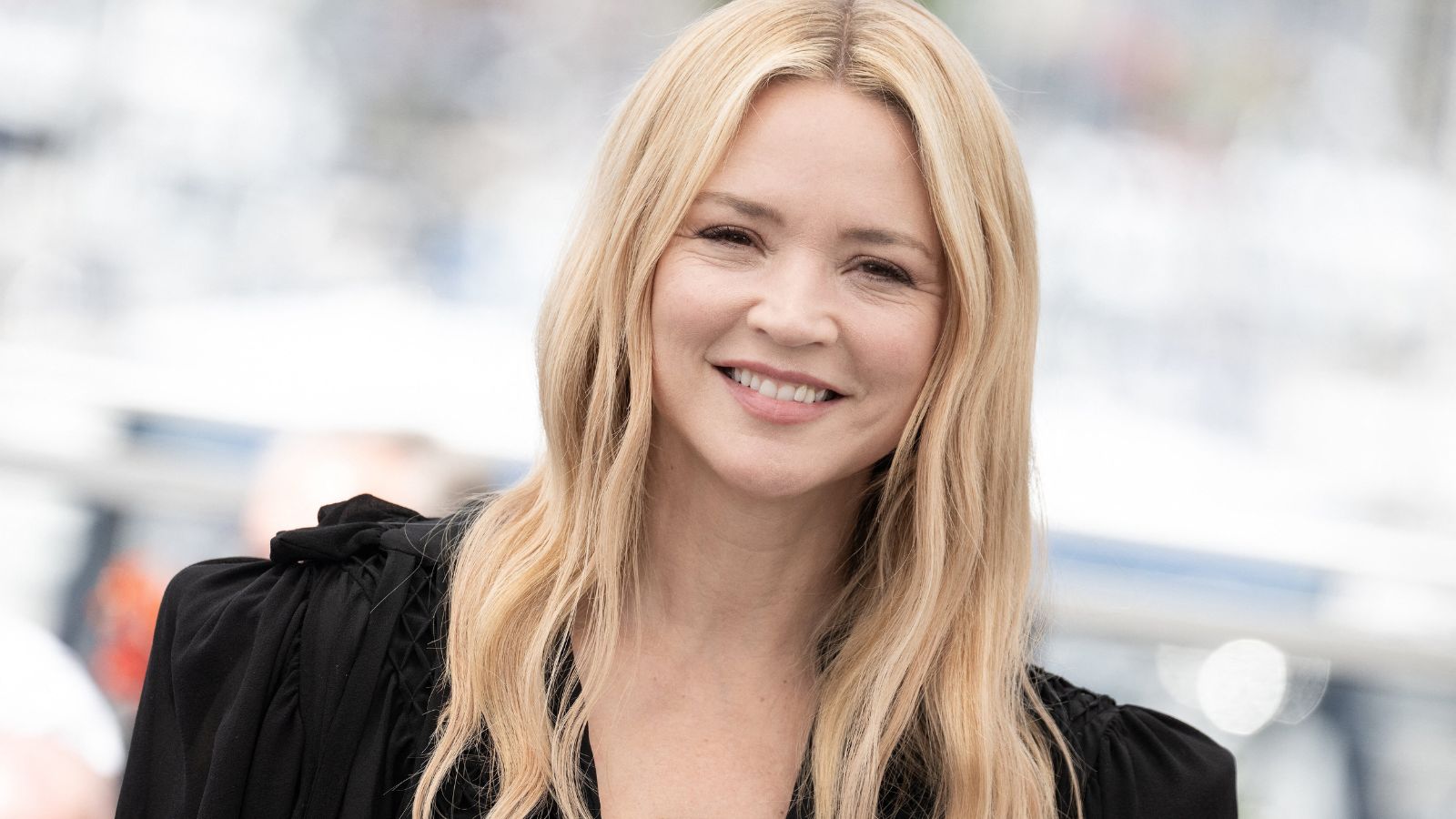 Virginie Efira Cheveux Courtsnull