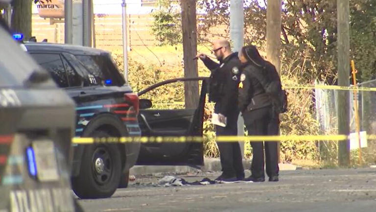 Man critical after being found shot inside car, Atlanta police say