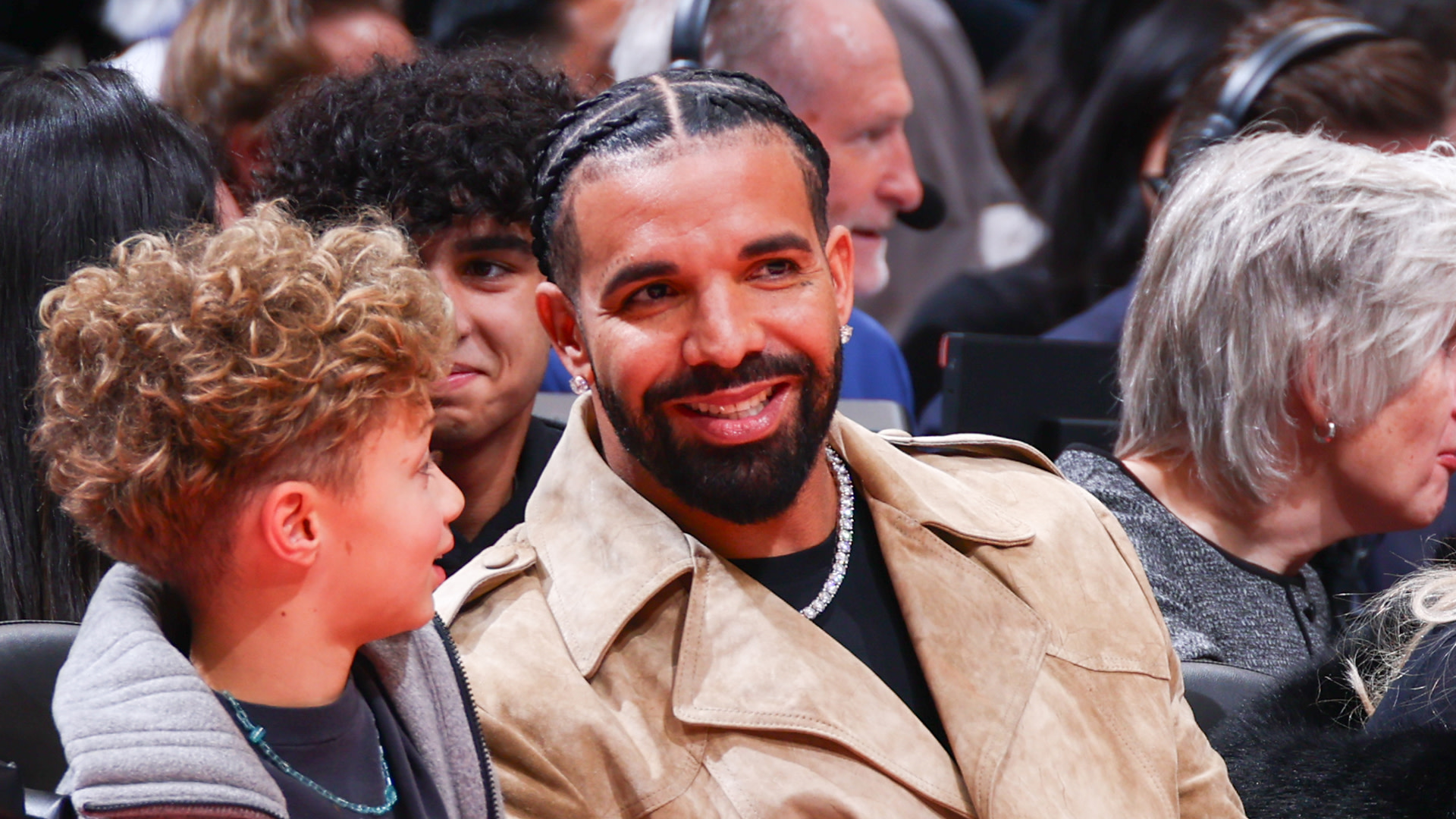 Drake Shouts Out Toronto Blue Jays Following World Series Loss to Los ...