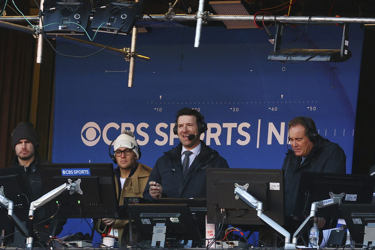 Tony Romo Makes Awkward Noise in Broadcast Booth While Reacting to a Play